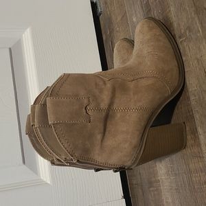 Merona tan booties size 6